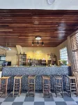 Holiday Beach Hotel - bar