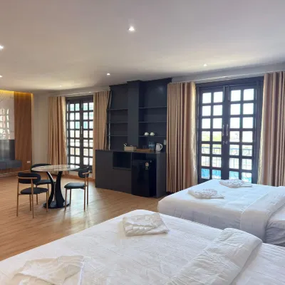 Central Hotel Hotels near Phonsavanh Temple