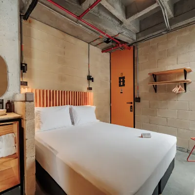 The Somos S Hotel 70アベニュー周辺のホテル