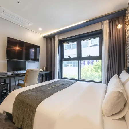 HOTEL HERMES Отели рядом с достопримечательностью «Парк Идон»