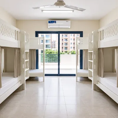 TIDY Premium Hostel Dubai Các khách sạn gần Bệnh viện Rosewalk Healthcare
