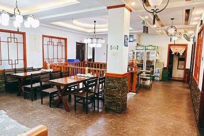 老东北农家菜·粗粮馆·铁锅炖