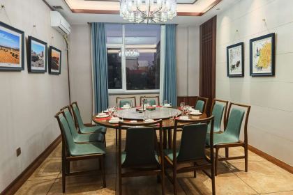 陕坝味道美食苑