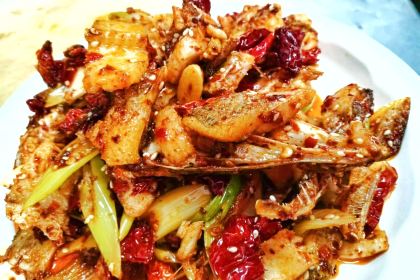 香八里大盘鸡冷水鱼餐厅(汇鑫美食小吃街店)