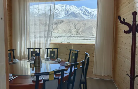 峯景裏旅遊餐廳