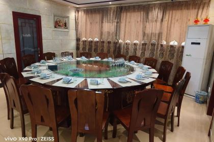 宾朋海鲜饭庄(兴海路二店)