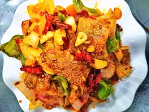 香八里大盘鸡冷水鱼餐厅(汇鑫美食小吃街店)
