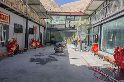 峰景里旅游餐厅