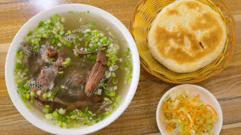 Zhujimaoniudagu Soup in เก้อร์มู่