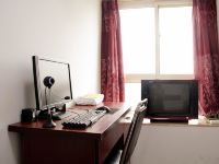 西安新开家庭公寓 - 电脑大床间(公共卫浴)