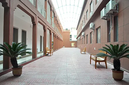 Yishui taiguli Xiyue Hotel Отели рядом с достопримечательностью «Heavenly Kingdom Scenic Area»