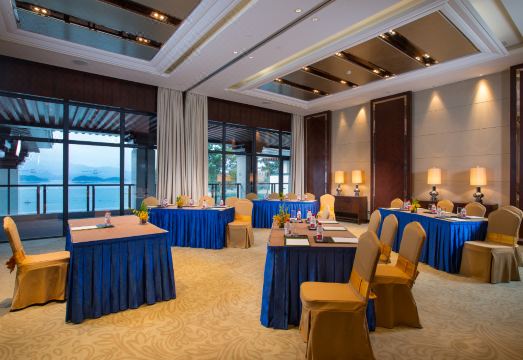 Narada Qiandao Lake Resort Hotel Overview