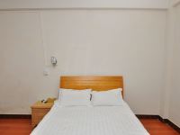 8天主题公寓(广州广技师天河学院店) - 标准大床房