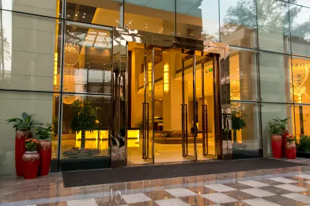 Darius International Hotel (Panlong Cave) Отели рядом со станцией Yunfu East Railway Station