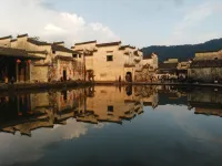 Hongcun Huakai Banxia Huipai Courtyard Homestay