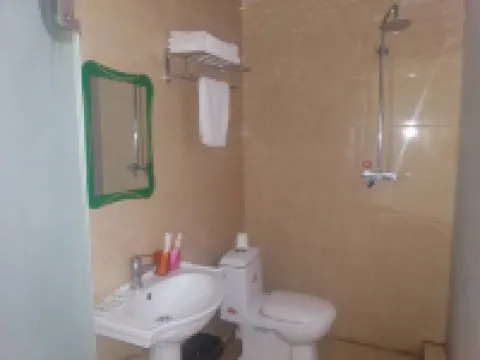Linyi Yiju Hotel