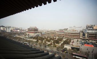 Regent Courtyard Hotel (Xi’an Bell and Drum Tower Muslim Street Metro Station)