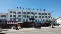 East Ujimqin Banner Changchun Hotel - parkir