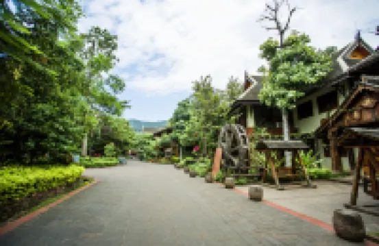 Xishuangbanna Nangui Yunse Chinese Inn (Gaozhuang Starlight Night Market) Hotels near Nine Tower &Twelve Walled