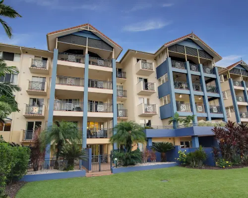 North Cove Waterfront Suites Hotels in Cairns North
