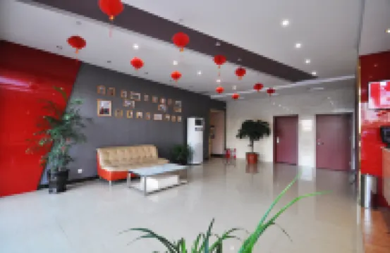 Home Inn Huaxuan Collection Hotel (Jingjiang Bus Station)