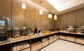 Homeinn Plus Hotel (Guiyang Qianlingshan Park Yan'an West Road Subway Station)