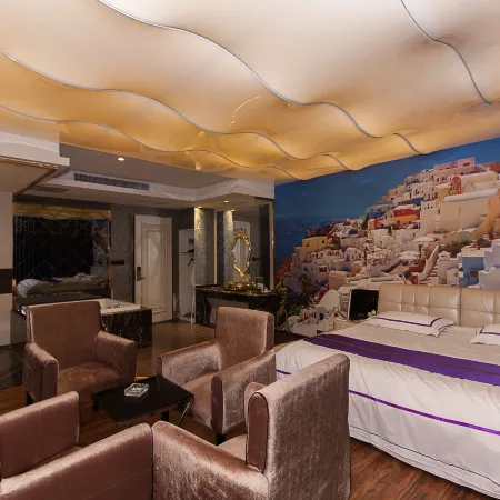 Sherlock Crystal Hotel