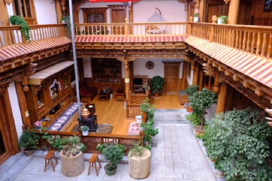 Shangri la Le Fu Ge Dan Inn (dukezong ancient city store)