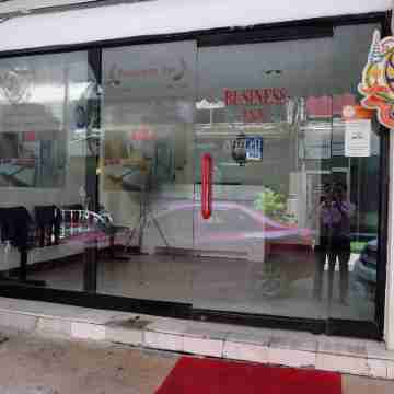 Bunk Sukhumvit 11 Business Inn Hotel Exterior