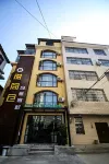 Zhangjiajie Time Cang Creative Inn (Tianmenshan Cableway Branch) Hotels near Yuhu Peak