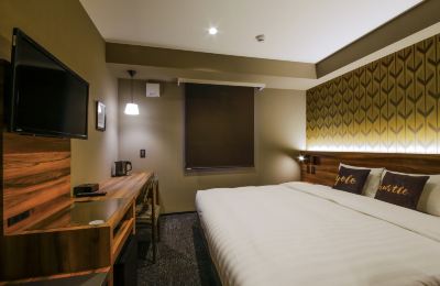 スタンダードダブルルーム ホテルコード心斎橋の写真