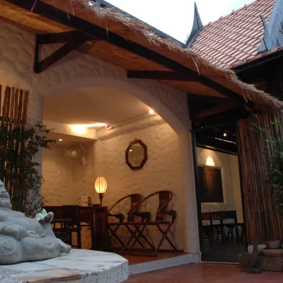 BTC Boutique Resort Hua Hin Отели рядом с достопримечательностью «Дворец Клай-Кангвон»