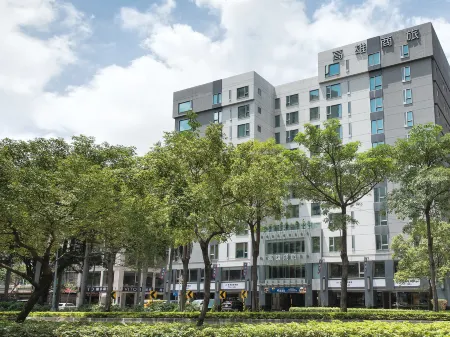 Urban Hotel 33 Отели рядом с достопримечательностью «National Kaohsiung Center for the Arts-Weiwuying»