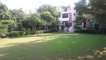 Hotel Akash Palace Отели рядом с достопримечательностью «CCD nt vee FC mm be fr j.mj»