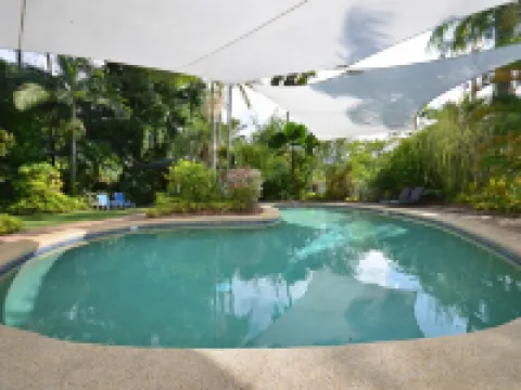 Roydon Beachfront Apartments Hotels in Trinity Beach