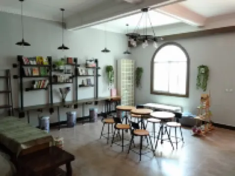 Nilv Flower Time International Youth Hostel