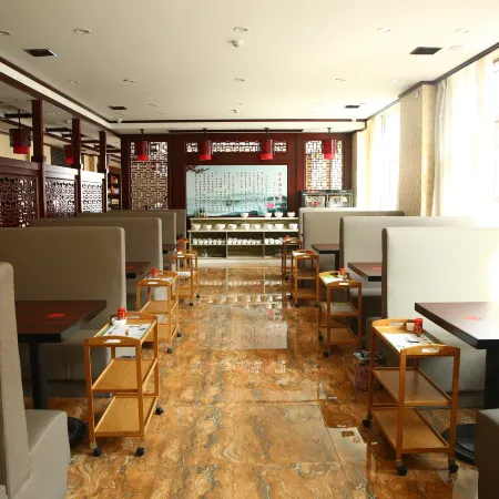 OYO Ergun Shifu Business Hotel