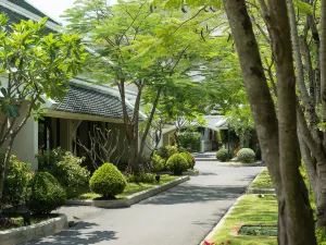 Kalanan Riverside Resort