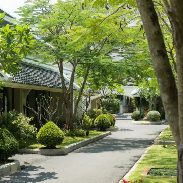 Kalanan Riverside Resort