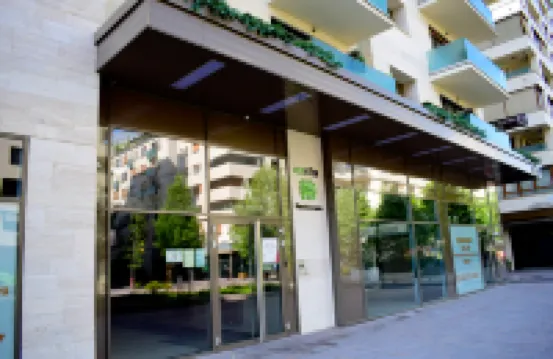 Corvin Holiday Apartments Hotel โรงแรมใกล้ซอร์วินพลาซ่า