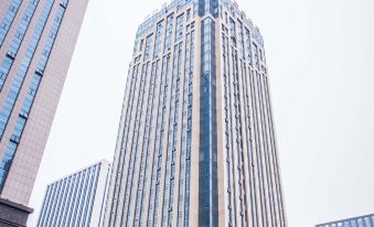 Weifeng GC Hotel (Zhuji Xiongfeng Yongli Commercial Plaza)