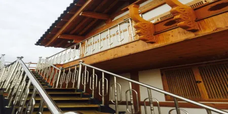 GyeongJu Ran HAN-ok Отели рядом со станцией Сингёнджу