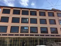 Luqu Baima Yubu Hotel