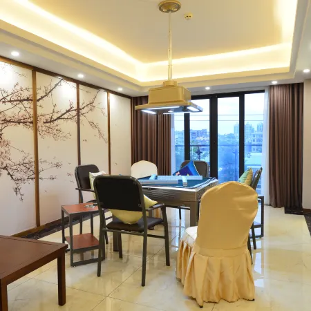 Beihai Zhiboyuan Boutique Hotel (Beihai High-Speed Railway Station)