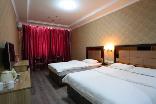 Zalantun Four Seasons Spring Hotel - Pet Friendly