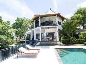 Lovina Villa Cinta