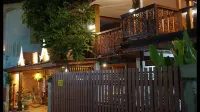 大城府班坤旅館 - 家庭旅館