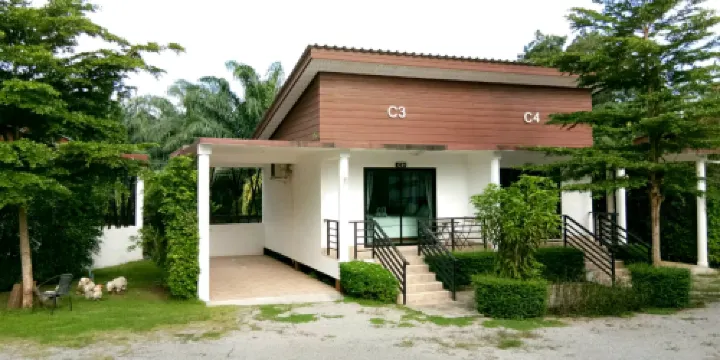 B.M.P Resort Hotels in Thai Mueang