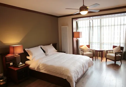 Three Bears Apartment Hotel (Zhangjiakou Rongchen)