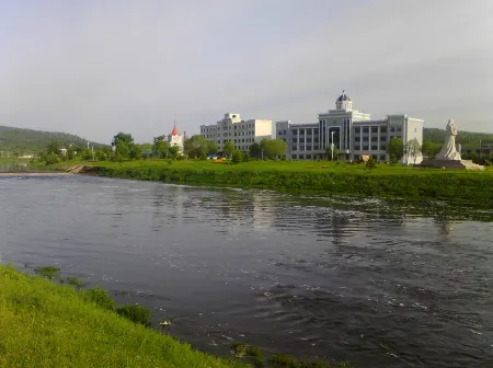 Yichun Wengxinyuan Family Guesthouse Отели рядом с достопримечательностью «Народное правительство Тунг-Ван»